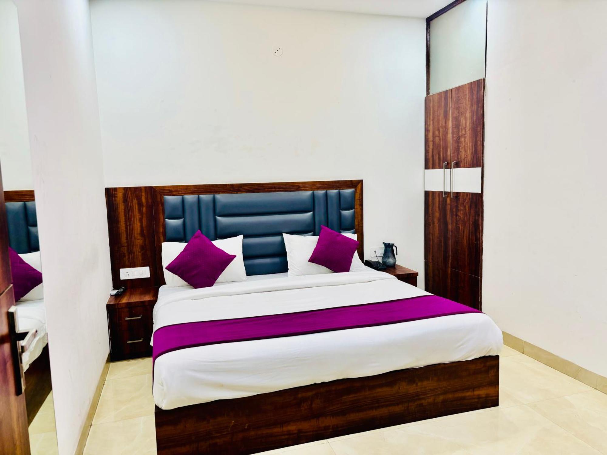 Homestay White Town - Agra *